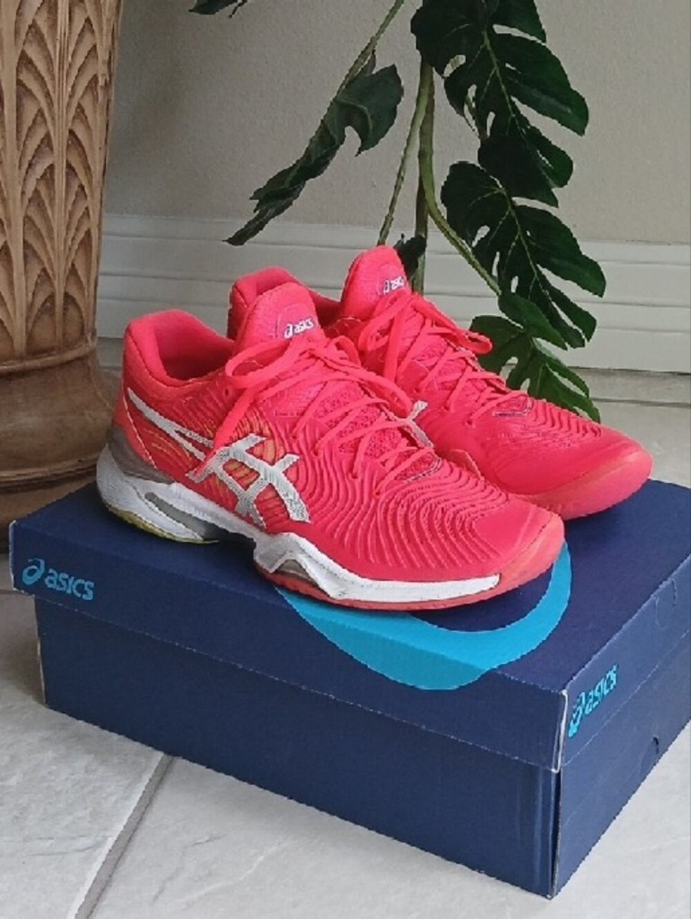 Womens Asics COURT FF 2, size 8.5, [1042A076]